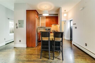 156 7th St in Hoboken, NJ - Building Photo - Building Photo