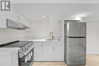 904 Somerville Terrace in Milton, ON - Building Photo - Building Photo