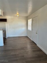 4945 Kell Ln in Las Vegas, NV - Building Photo - Building Photo