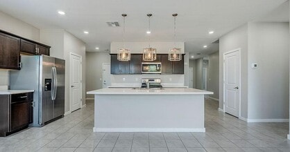 Sunset Point in Phoenix, AZ - Foto de edificio - Building Photo