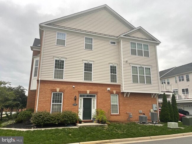 property at 43010 Paris Gap Square