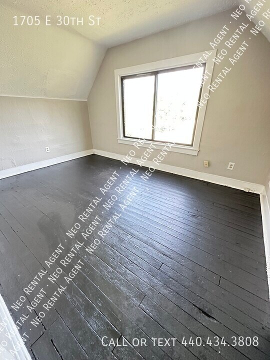 1705 E 30th St in Lorain, OH - Building Photo