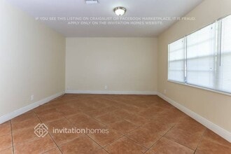 4060 Kent Ave in Lake Worth Beach, FL - Foto de edificio - Building Photo