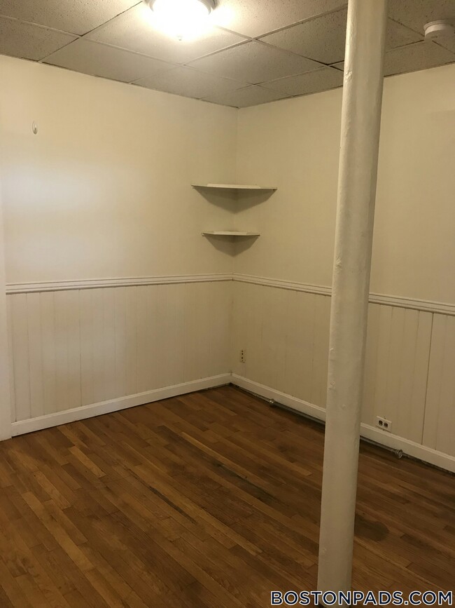 533 Newbury St in Boston, MA - Building Photo - Building Photo