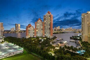 3300 NE 191st St in Aventura, FL - Building Photo