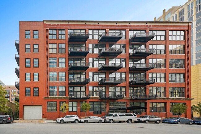 property at 525 W Superior St