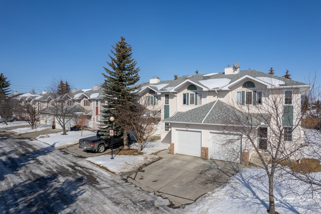 99 Catalina Cir NE in Calgary, AB - Building Photo - Building Photo