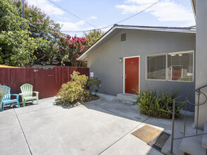 2010 San Ramon Apartments in Mountain View, CA - Building Photo - Interior Photo