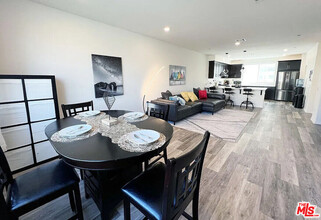 14430 Strawberry Ln-Unit -2 in Gardena, CA - Foto de edificio - Building Photo