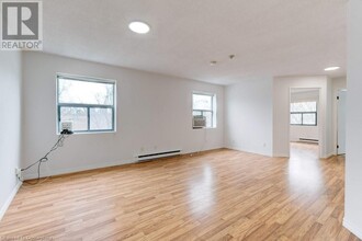175 Hunter St E in Hamilton, ON - Building Photo - Building Photo