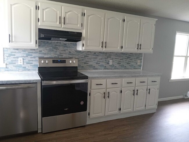 106 Jefferson Dr photo'