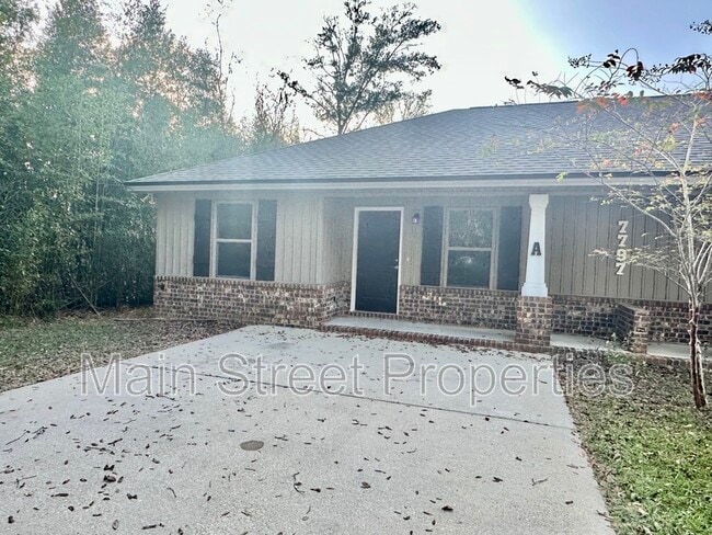 7797 Ira Dr in Pensacola, FL - Foto de edificio - Building Photo