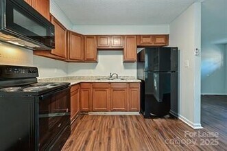 4100 Dinglewood Ave in Charlotte, NC - Building Photo - Building Photo