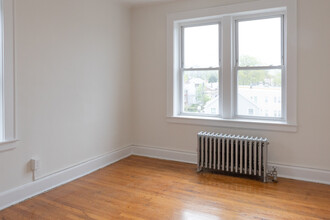 993-999 Stuyvesant Avenue in Irvington, NJ - Building Photo - Interior Photo