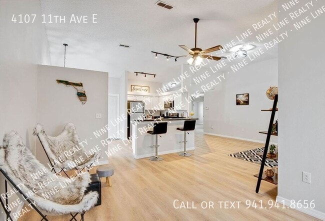 4107 11th Ave E in Bradenton, FL - Building Photo - Building Photo