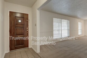 641 Richfield Dr in San Antonio, TX - Building Photo - Building Photo