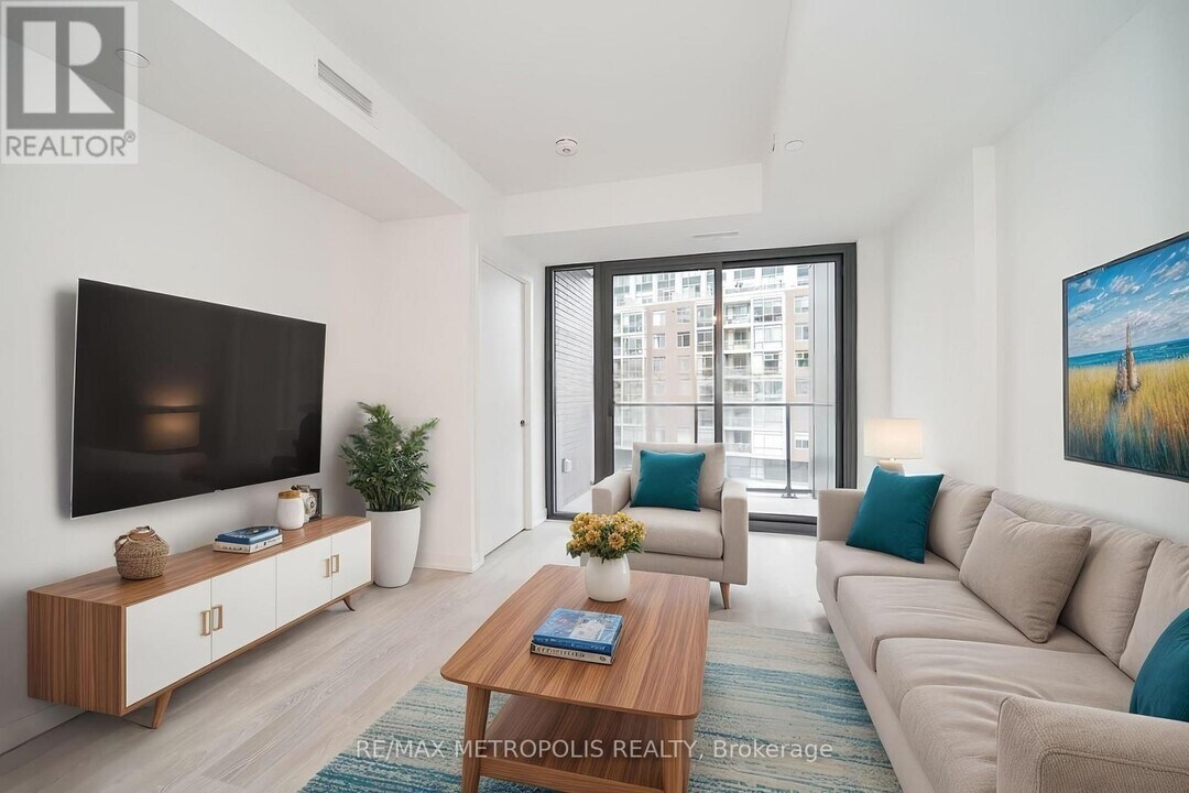 35 Parliament St in Toronto, ON - Building Photo