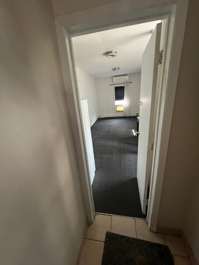 14102 70th Ave, Unit 1R in Flushing, NY - Foto de edificio - Building Photo