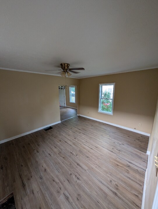 318 Bell Ave in Elyria, OH - Building Photo