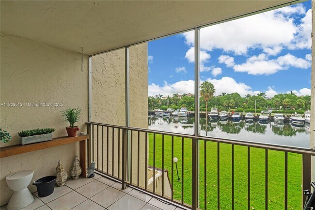 601 Three Islands Boulevard in Hallandale Beach, FL - Building Photo - Building Photo