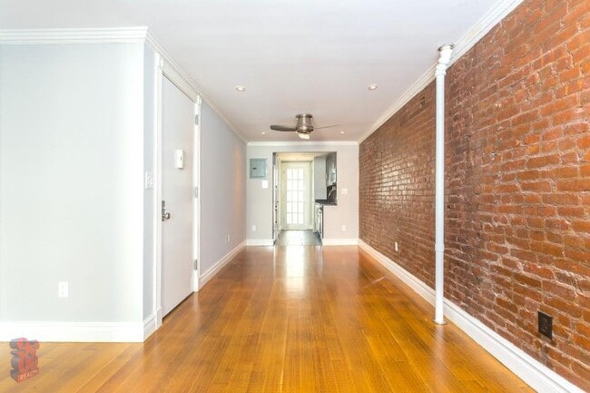 118 E 7th St in New York, NY - Building Photo - Building Photo
