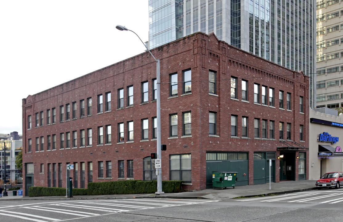 Larned in Seattle, WA - Building Photo