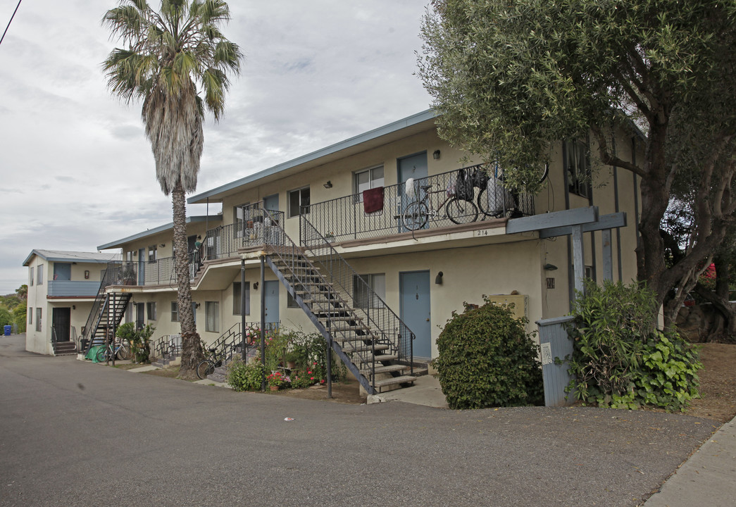 The Shirley Apartments in Santa Barbara, CA - Building Photo