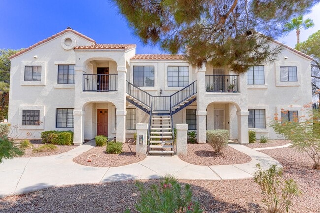 4884 Nara Vista Way in Las Vegas, NV - Building Photo - Building Photo