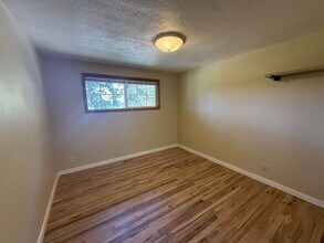 10 E 49th Ave in Eugene, OR - Building Photo - Building Photo
