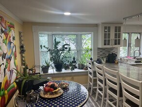 94 Oakwood Ave, Unit 1 in Revere, MA - Building Photo - Building Photo
