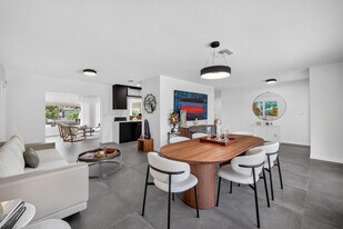 2720 NE 59th St in Fort Lauderdale, FL - Building Photo