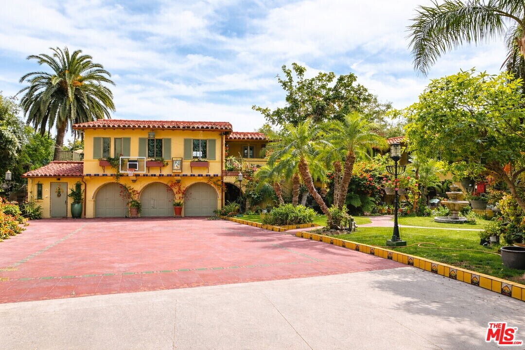 1570 Melwood Dr in Glendale, CA - Building Photo