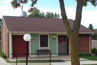 Maplewinds I & II in Hiawatha, KS - Foto de edificio - Building Photo