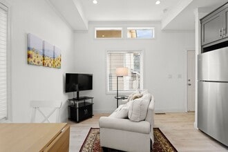 1657 Valley High Ave in Thousand Oaks, CA - Building Photo - Building Photo