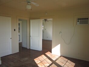 4111 Stapper Rd in Saint Hedwig, TX - Building Photo - Building Photo