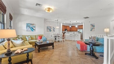 8965 Malibu Ln in Naples, FL - Foto de edificio - Building Photo