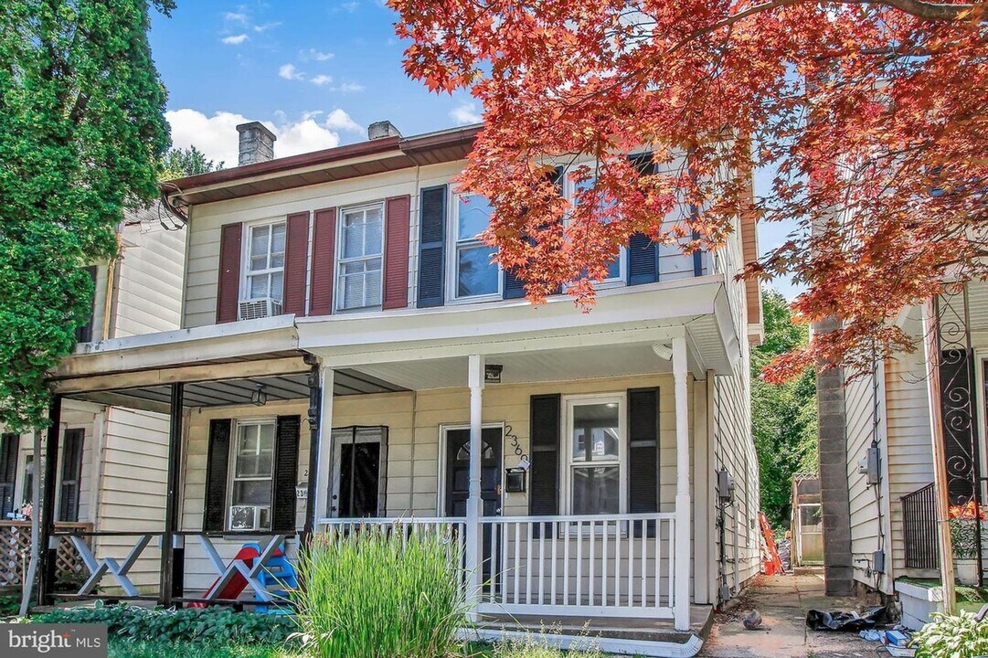 2369 Canby St in Harrisburg, PA - Building Photo