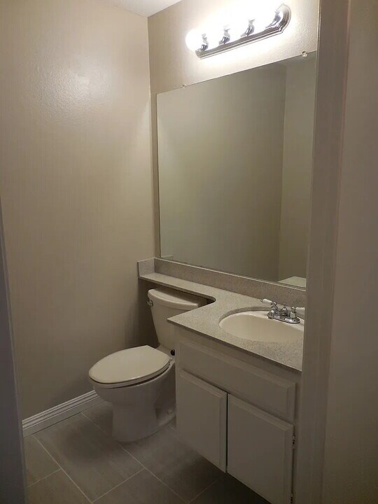 10350 Caminito Cuervo in San Diego, CA - Building Photo