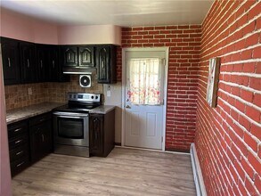 3318 N 3rd St in Hokendauqua, PA - Building Photo - Building Photo
