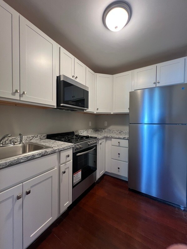 72 Melville St in Fall River, MA - Building Photo - Building Photo