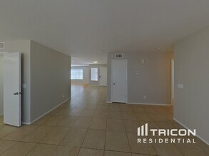 7019 S 19th Pl in Phoenix, AZ - Building Photo - Building Photo