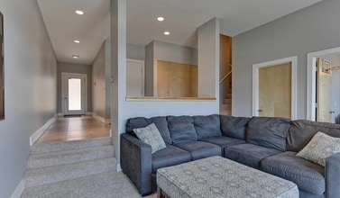 908 S 12th Ct in Omaha, NE - Building Photo - Building Photo