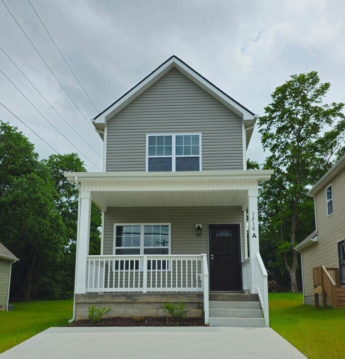 1218 Paradise Hill Rd in Clarksville, TN - Foto de edificio