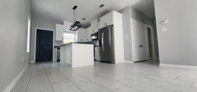 5809 Ozark Ave in Mission, TX - Foto de edificio - Building Photo