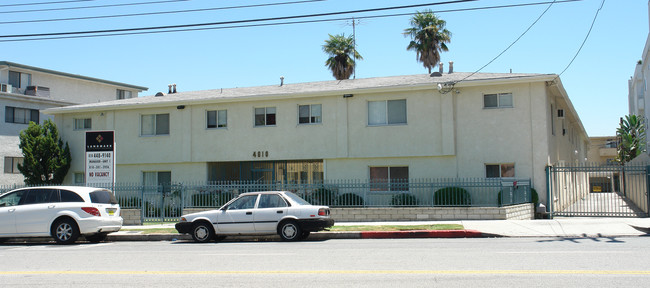 4610 Kester Ave in Van Nuys, CA - Foto de edificio - Building Photo