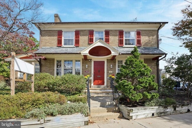 property at 21 S Clinton St