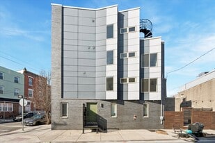 2521 E Dauphin St in Philadelphia, PA - Building Photo