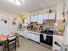 83 Yorktown St in Somerville, MA - Foto de edificio - Building Photo