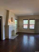 630 W Gramercy Pl in San Antonio, TX - Building Photo - Building Photo