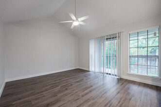 The Courtyard in Garland, TX - Building Photo - Interior Photo